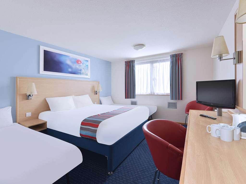 Travelodge Stirling M80 Cambusbarron Rum bild