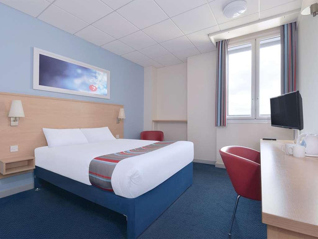 Travelodge Stirling M80 Cambusbarron Rum bild