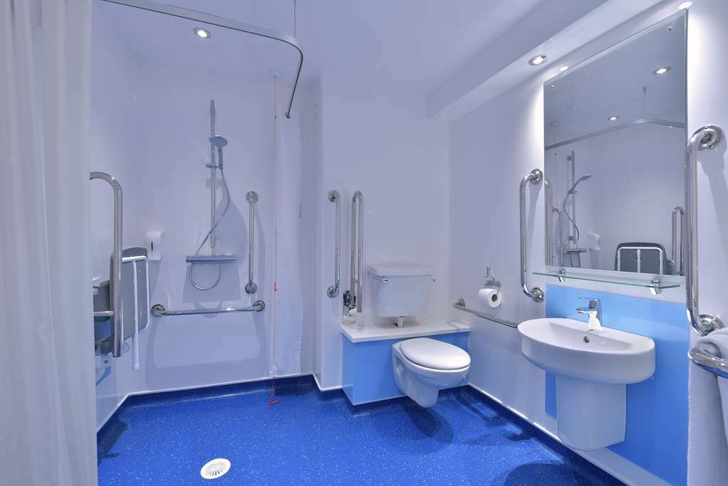 Travelodge Stirling M80 Cambusbarron Rum bild